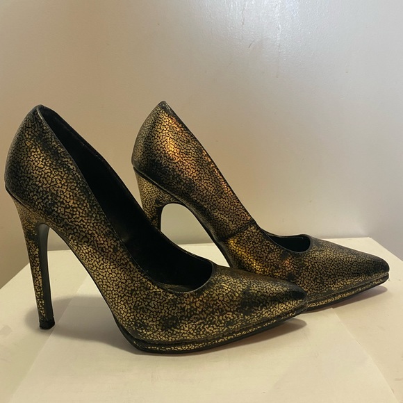 Charlotte Russe Ladies Pumps - Picture 2 of 3